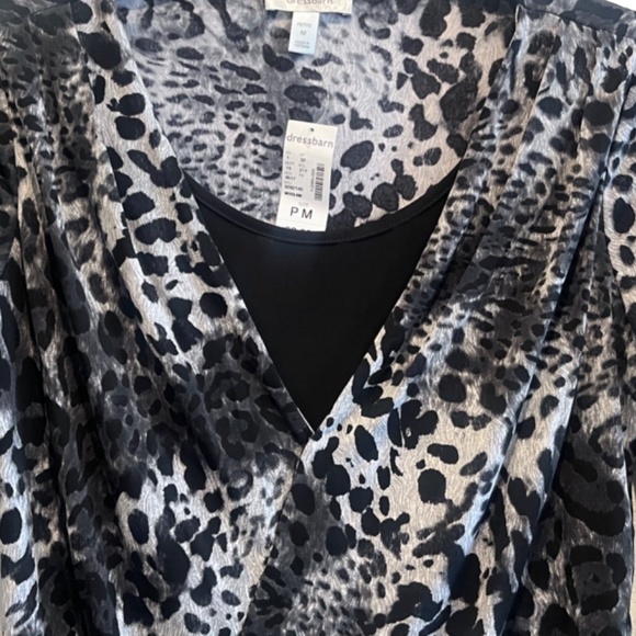 (NWT) Dress Barn Women's Black/Gray Leopard Long Sleeve Faux Wrap Top Size PM - Picture 3 of 9